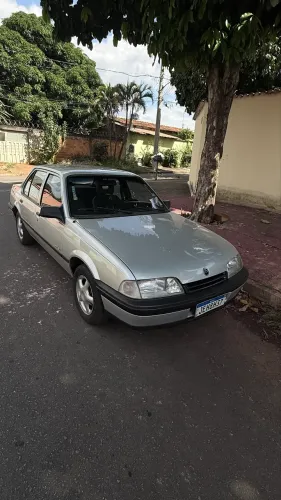 Chevrolet Monza GL 1.8 Efi/ SL/ L/ 650/barc. 2e4p (álcool) 1996
