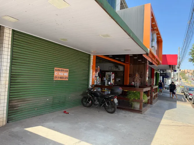 Alugo loja 162 M2 , no centro comercial do bairro Masterville Sarzedo