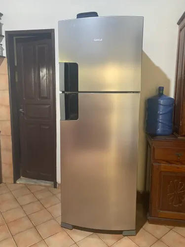 Geladeira semi nova