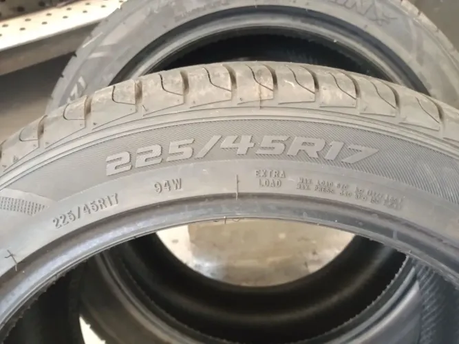 Pneus 225/45/17 runflat novo 2