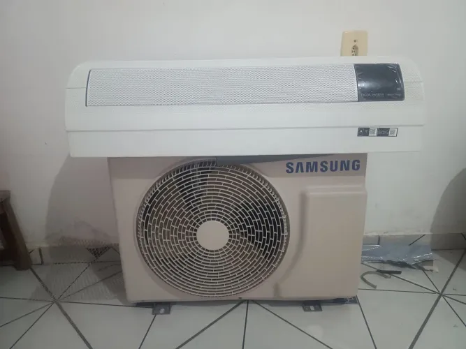 Ar condicionado Samsung inverter Wind free bivolt 12 mil BTUs 