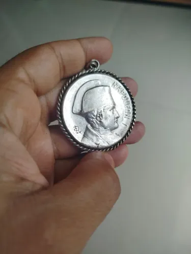 Medalha antiga do Napoleão I (item de coleção)