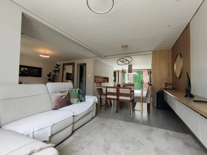 LINDA CASA EM CONDOMÍNIO
