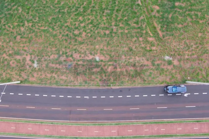 Terreno à venda no loteamento Ecopark em Uberlândia.