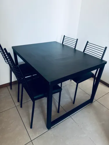 Mesa MDF com 4 cadeiras 