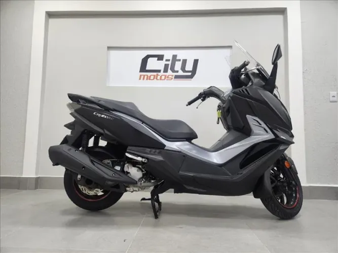 Dafra Cruisym 300