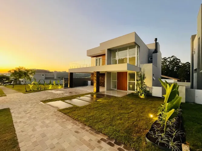 Casa de Condomínio em Vila Nova