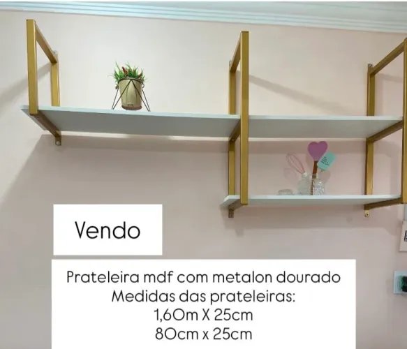Prateleira metalon dourado