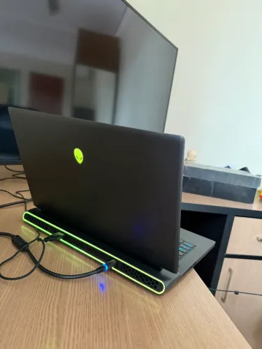 Notebook Gamer Alienware m15 R7 - RTX 3070 Ti | i7-12700H | 16GB DDR5 | 1TB SSD