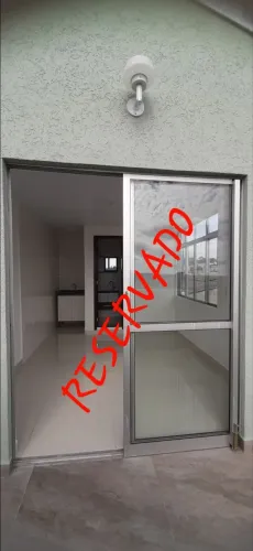 Alugo quarto com banheiro