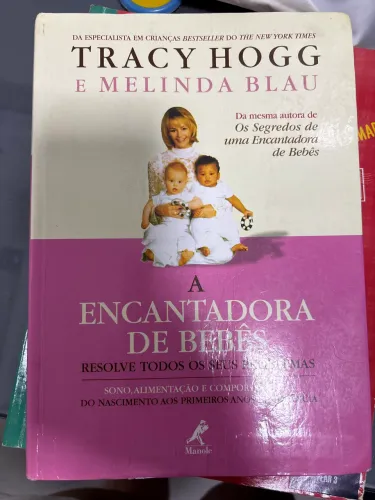 A encantadora de bebês livro rosa
