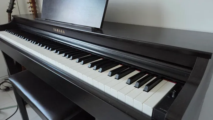Piano Digital Yamaha Clavinova CLP625 