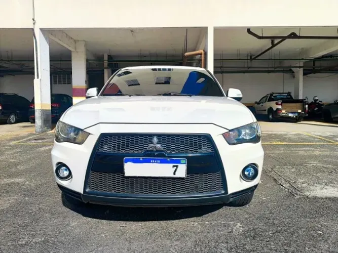 Mitsubishi Outlander 2.4 16V 170cv Aut. 2011