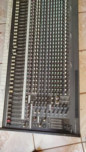 Mesa de som Yamaha mg 32