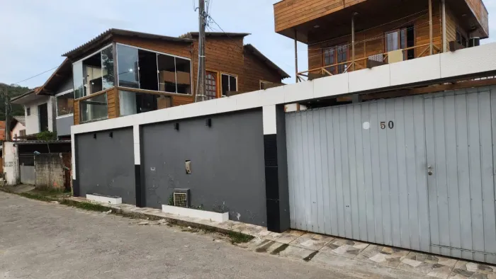 Alugo essa casa