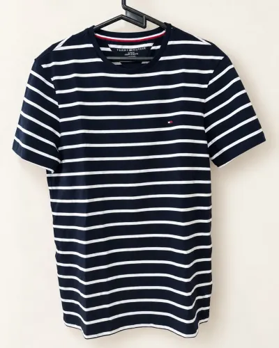 Roupas e acessórios