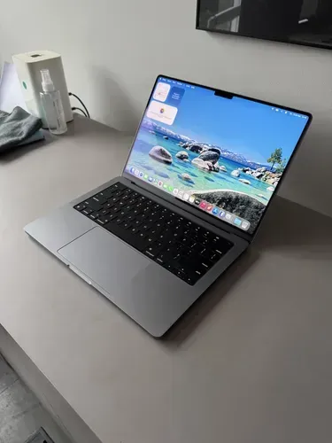 MacBook Pro M2 em estado de novo