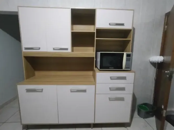 Armário de cozinha conservado