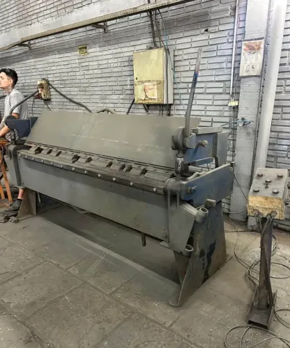 Viradeira Hidráulica Industrial - Alta Robustez e Precisão