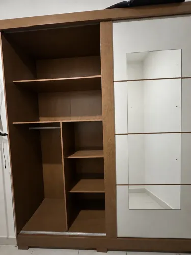 guarda roupa semi-novo