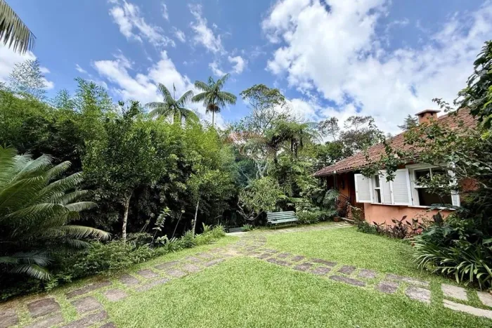 Sítio à venda no Vale Florido, Petrópolis/RJ