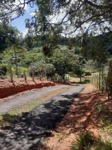 Linda chácara a 2 km da BR 381