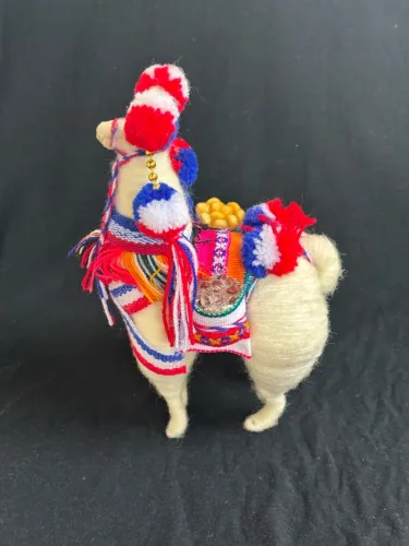Lhama Artesanal de Lã de Alpaca - Lembrança Típica do Peru