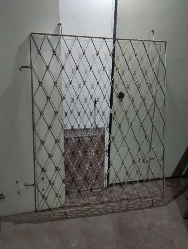 3 Pega ladrão grade de ferro 100% - 150,00 (cada)