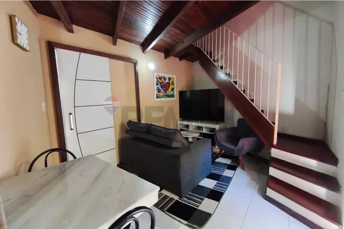 Vendo Casa na Praça Cruzeiro, Rio Bonito/RJ.