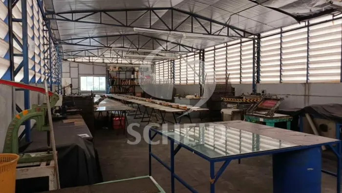 Prédio comercial com 503m2 em 3 pavimentos, 5 vagas em excelente localização no Jd. Prudên