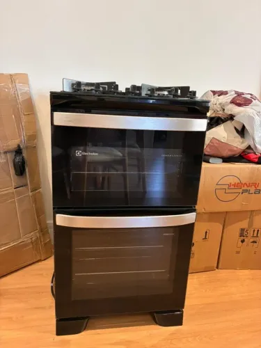 Fogão 4 bocas Electrolux Preto Experience Mesa vidro, 2 Fornos e Tripla Chama