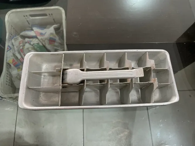 Forma de Gelo Antiga de Metal