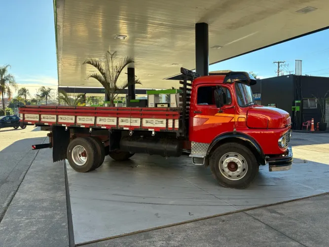 Caminhão Toco Mercedes 1113
