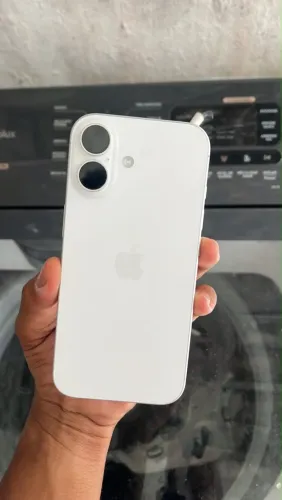 iPhone 17
