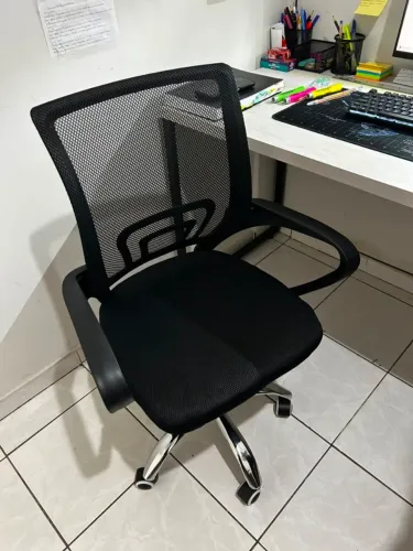 Cadeira para Escritório/Estudo (Nova)