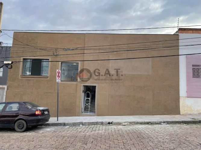 Casa Comercial com 5 Salas e 160m² no Centro de Sorocaba-SP: Locação Imperdível!