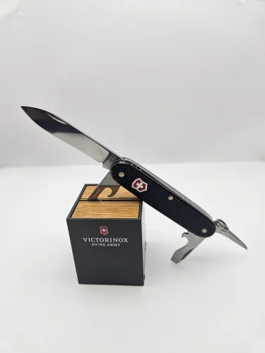 Victorinox Pioneer Black