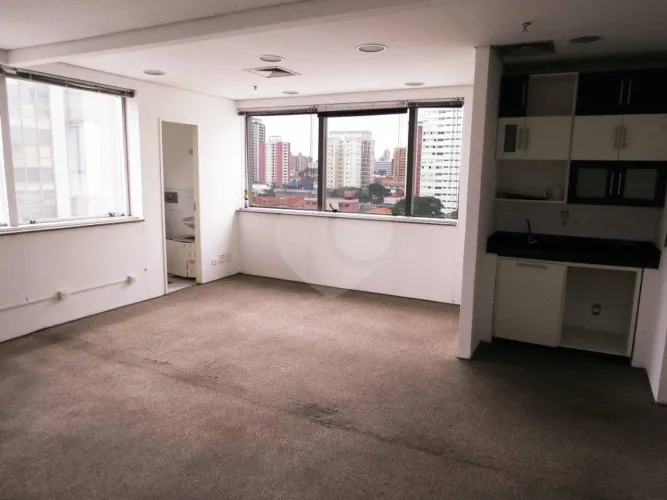 Salas comerciais á venda em Chácara Santo Antônio, São Paulo - SP