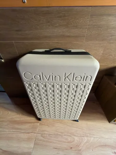 Mala Calvin Klein 32 kg