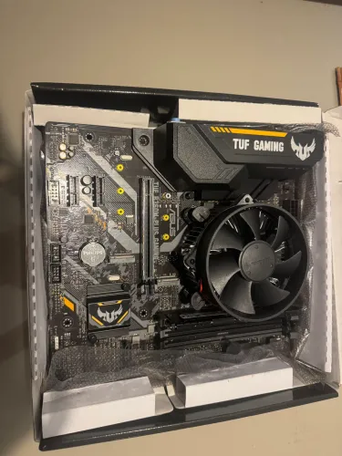Kit upgrade gamer Asus TUF B360M + i5 9400f + 8Gb Ram + cooler