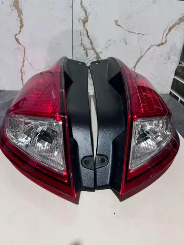 Vendo lanternas new fiesta (Ford)