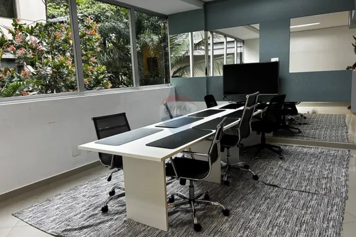 Sala comercial para locação na Rua Jandiatuba, Vila Andrade, com 35 m2, 1 vaga!