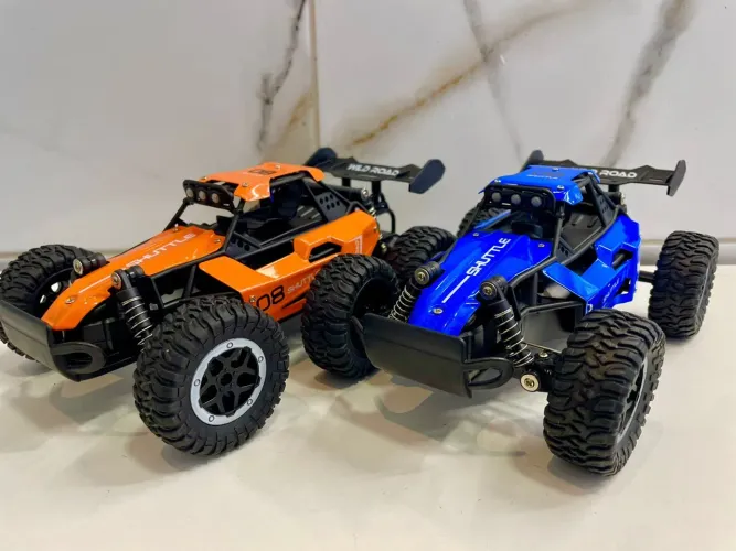 ? Carro RC Off-Road 1:16 20 km/h com Faróis LED