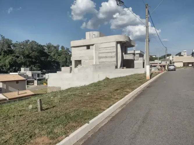 Terreno à venda no Condomínio Vila Verde no Gramadão em Jundiaí - SP