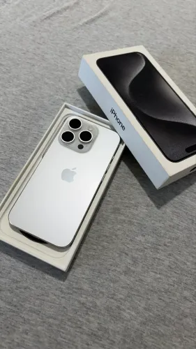 iPhone 15 pro - seminovo (sem marcas de uso)
