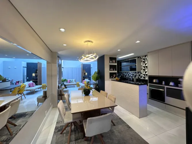 Casa de luxo em condomínio exclusivo no Rio Bonito, São Paulo-SP: 3 quartos, 1 suíte, 3 sa