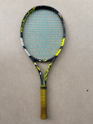 Raquete Babolat Pure Aero Junior 26 16x17 240g
