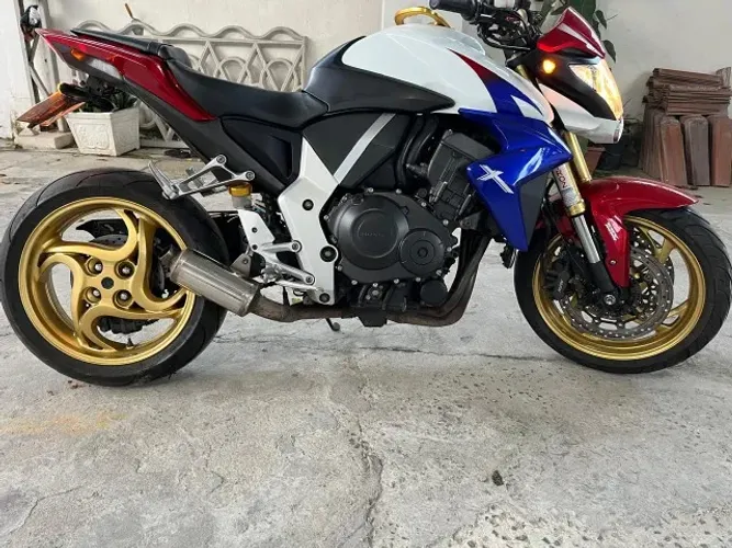 Honda CB 1000R 2014 - Tricolor HRC (Capitão América) - Único Dono - Baixa KM - Impecável!
