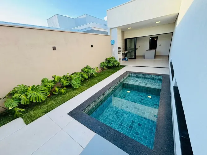 Casa à venda no Condomínio Raros em Uberlândia/MG