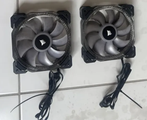 2 fans Corsair HD120 RGB 120mm + hub RGB + splitter PWM e 2 extensores